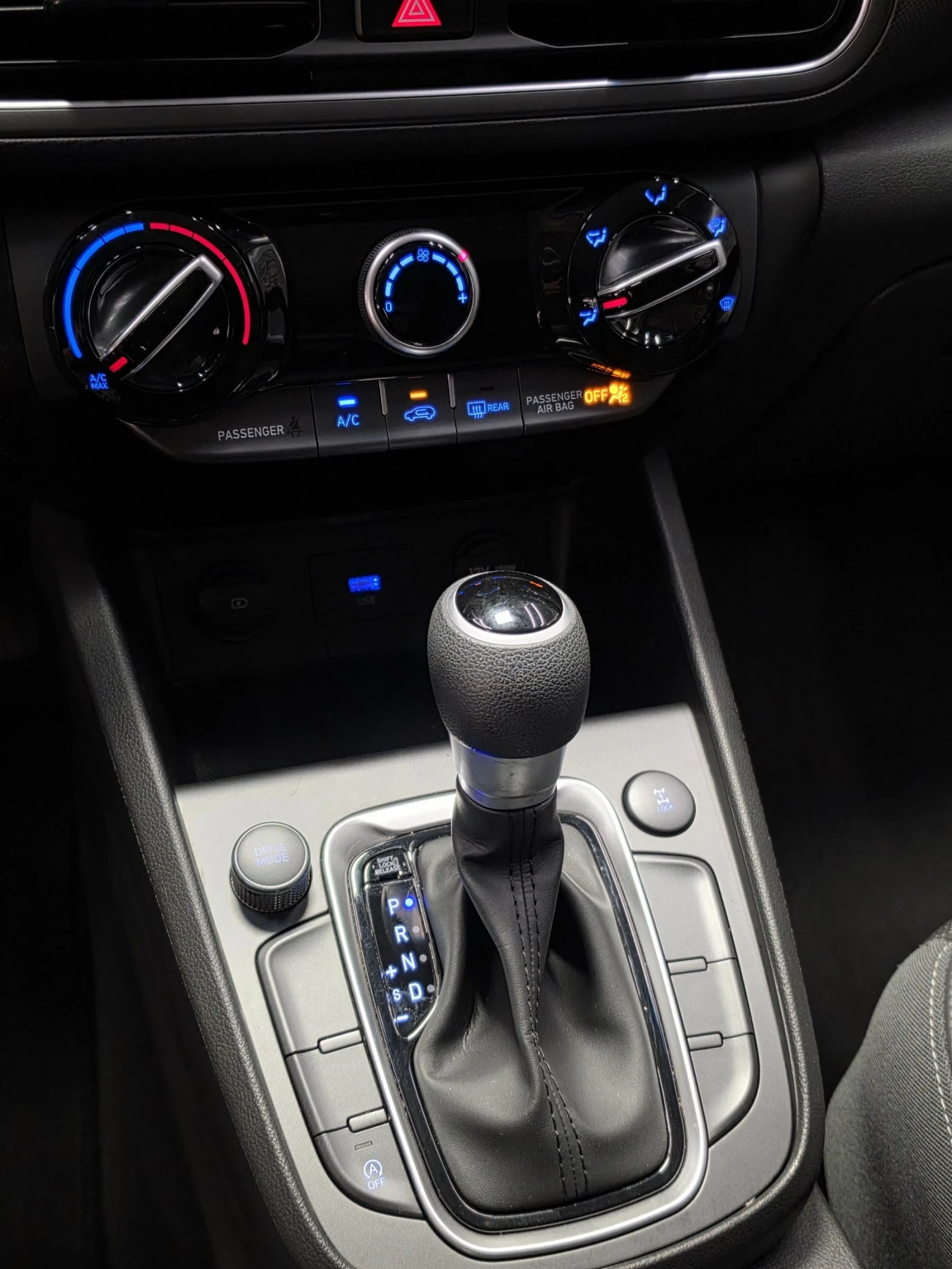 Hyundai Kona 2.0* FACELIFT* AWD* АВТОМАТ* KEYLESS* LINEASIST* , снимка 7 - Автомобили и джипове - 55208102