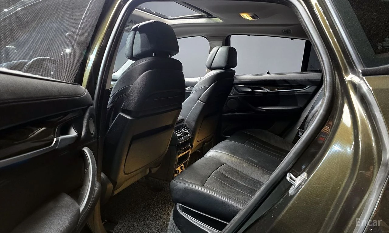 BMW X6 * ФИКСИРАНА ЦЕНА ДО БЪЛГАРИЯ * АВТОКРЕДИТ, снимка 12 - Автомобили и джипове - 55452386