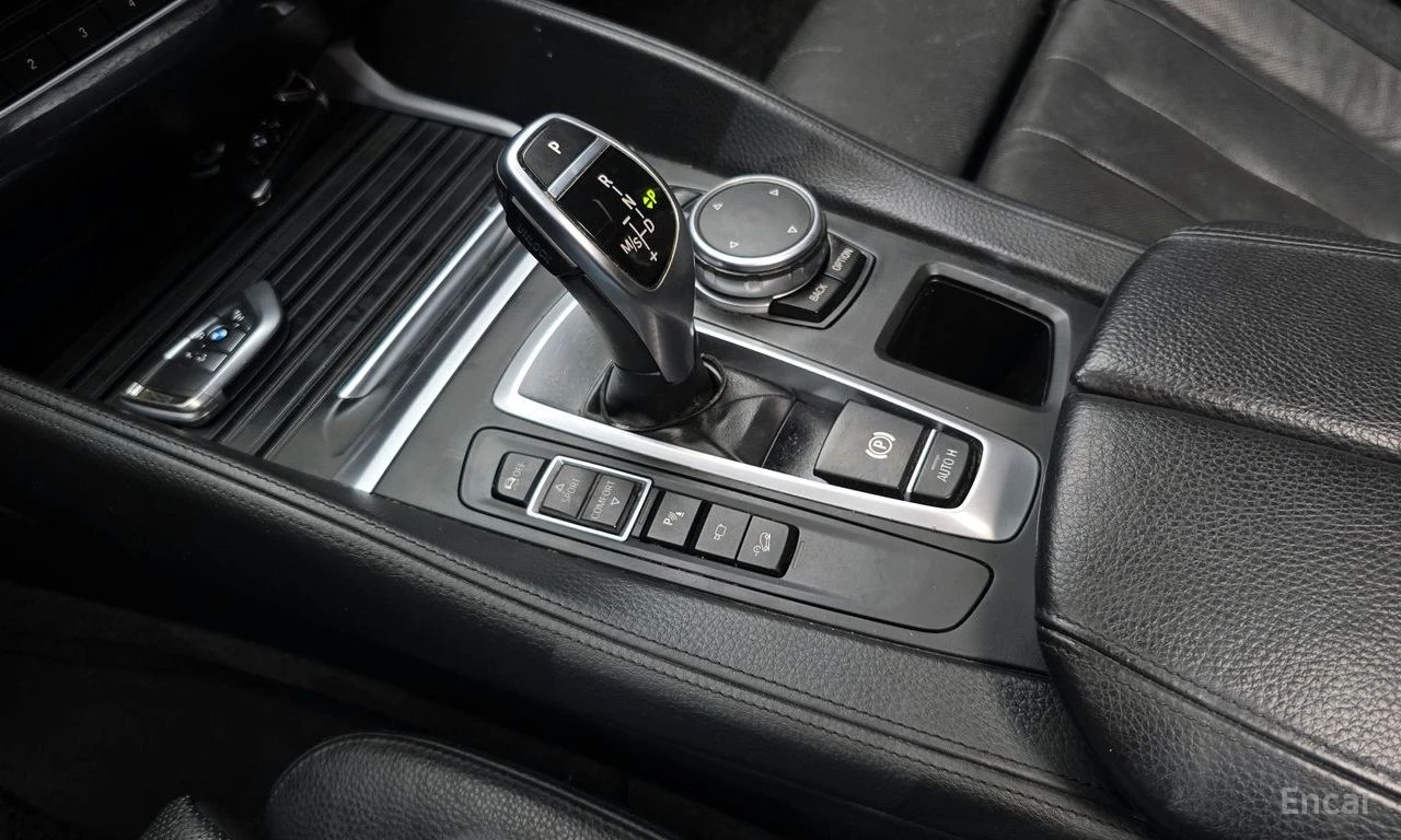 BMW X6 * ФИКСИРАНА ЦЕНА ДО БЪЛГАРИЯ * АВТОКРЕДИТ, снимка 9 - Автомобили и джипове - 55452386