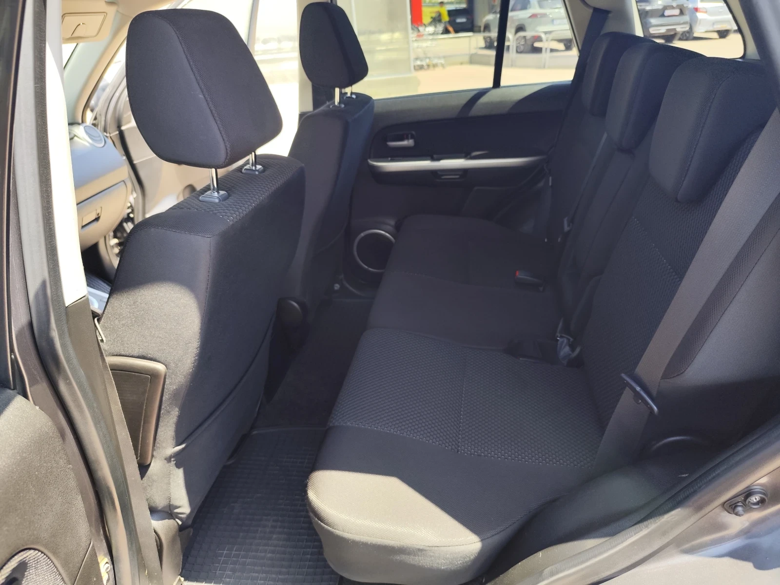 Suzuki Grand vitara 2.4 i Automatic , снимка 14 - Автомобили и джипове - 55456245