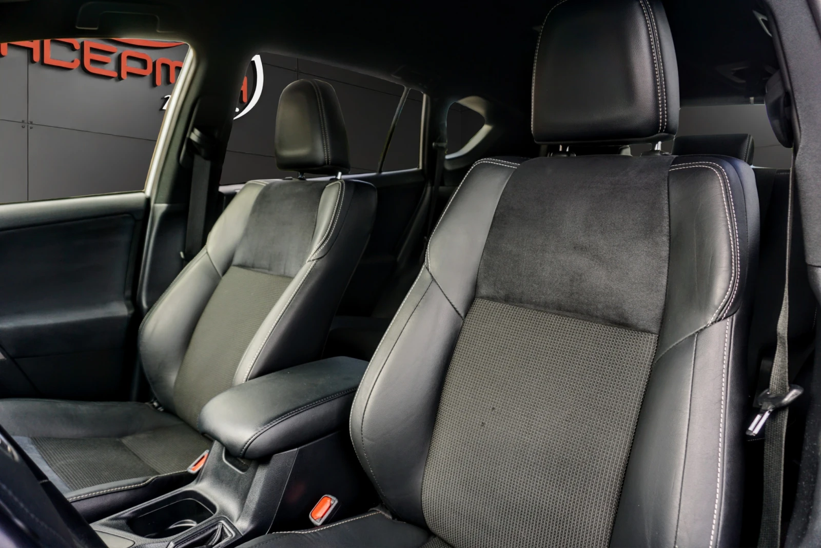 Toyota Rav4 2.5HYBRID STYLE , снимка 6 - Автомобили и джипове - 56105002