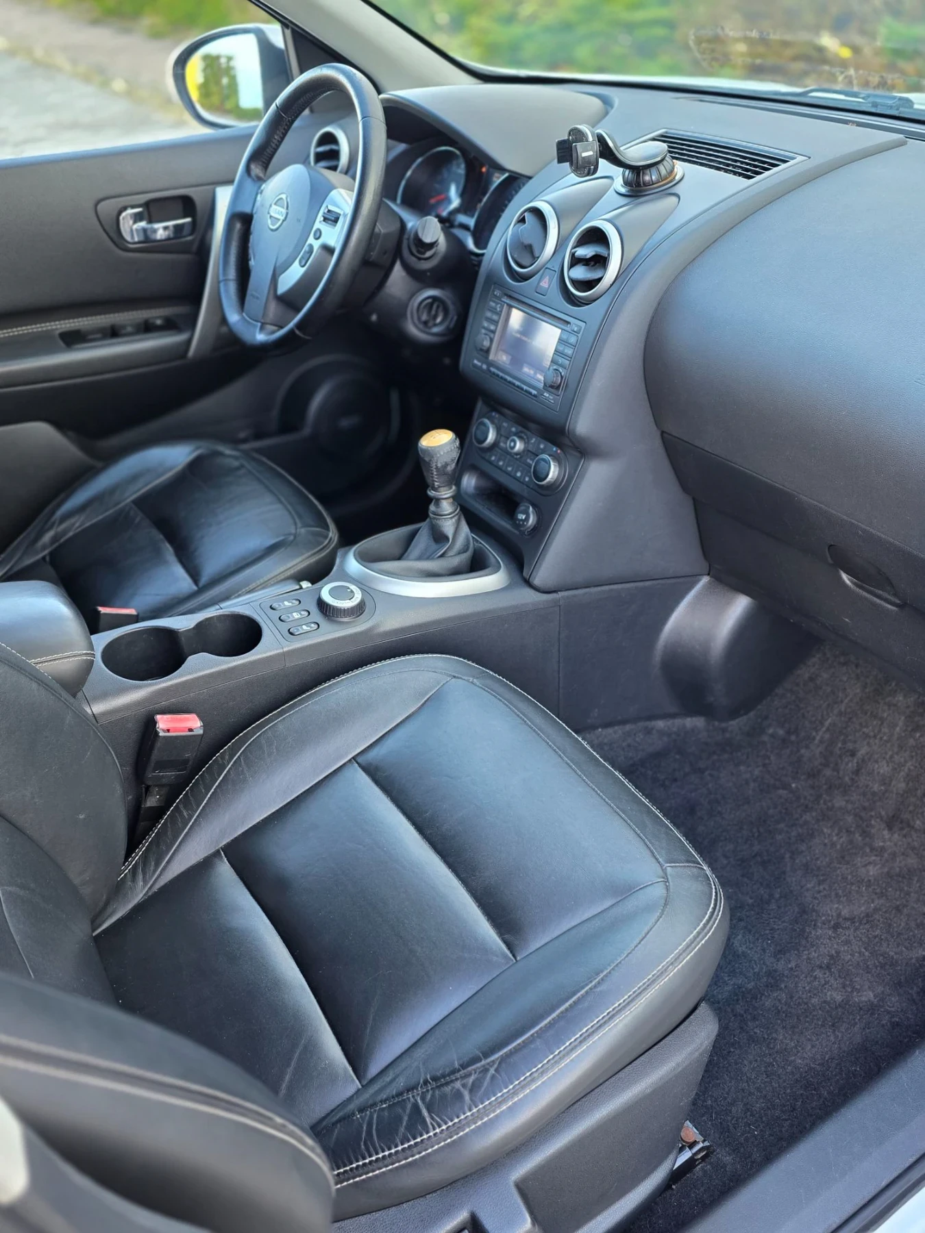 Nissan Qashqai Tekna 2.0i 4x4/Bose/Panorama/Keyless/Xenon  | Mobile.bg � ����������� 10