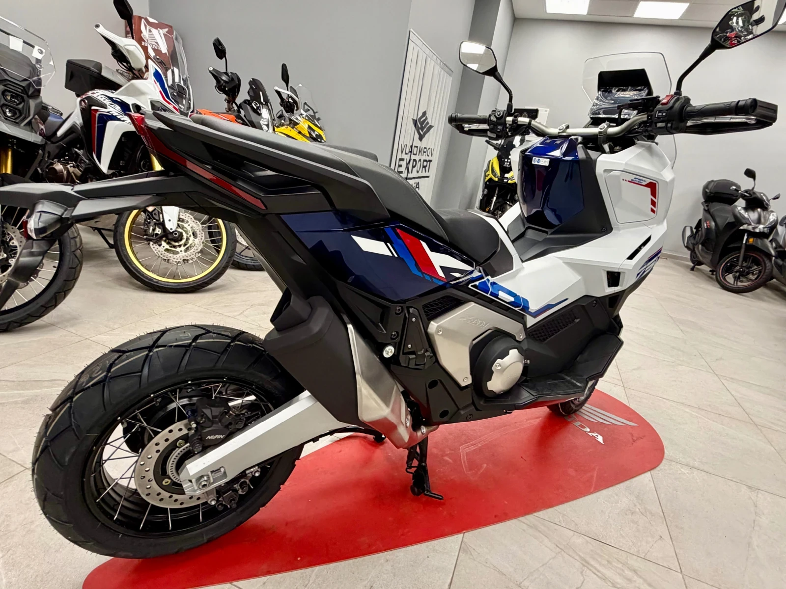 Honda X-ADV 750 Mat Pearl Glare White - ������� ���! | Mobile.bg � ����������� 4