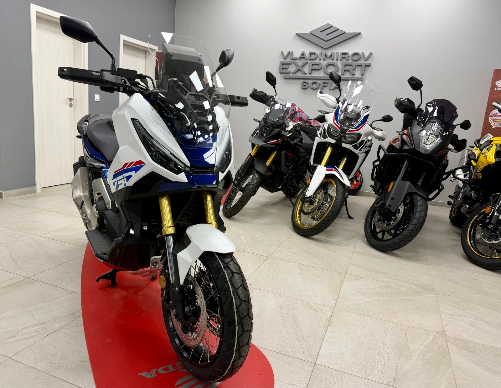 Honda X-ADV 750 Mat Pearl Glare White - ������� ���! | Mobile.bg � ����������� 10