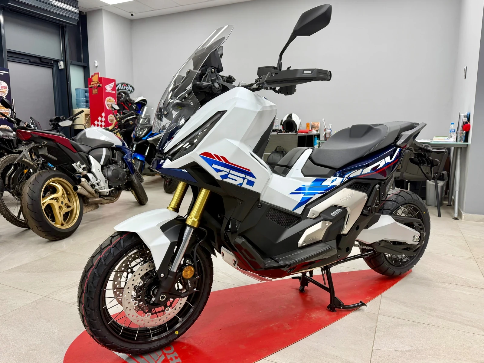 Honda X-ADV 750 Mat Pearl Glare White - ������� ���! | Mobile.bg � ����������� 9