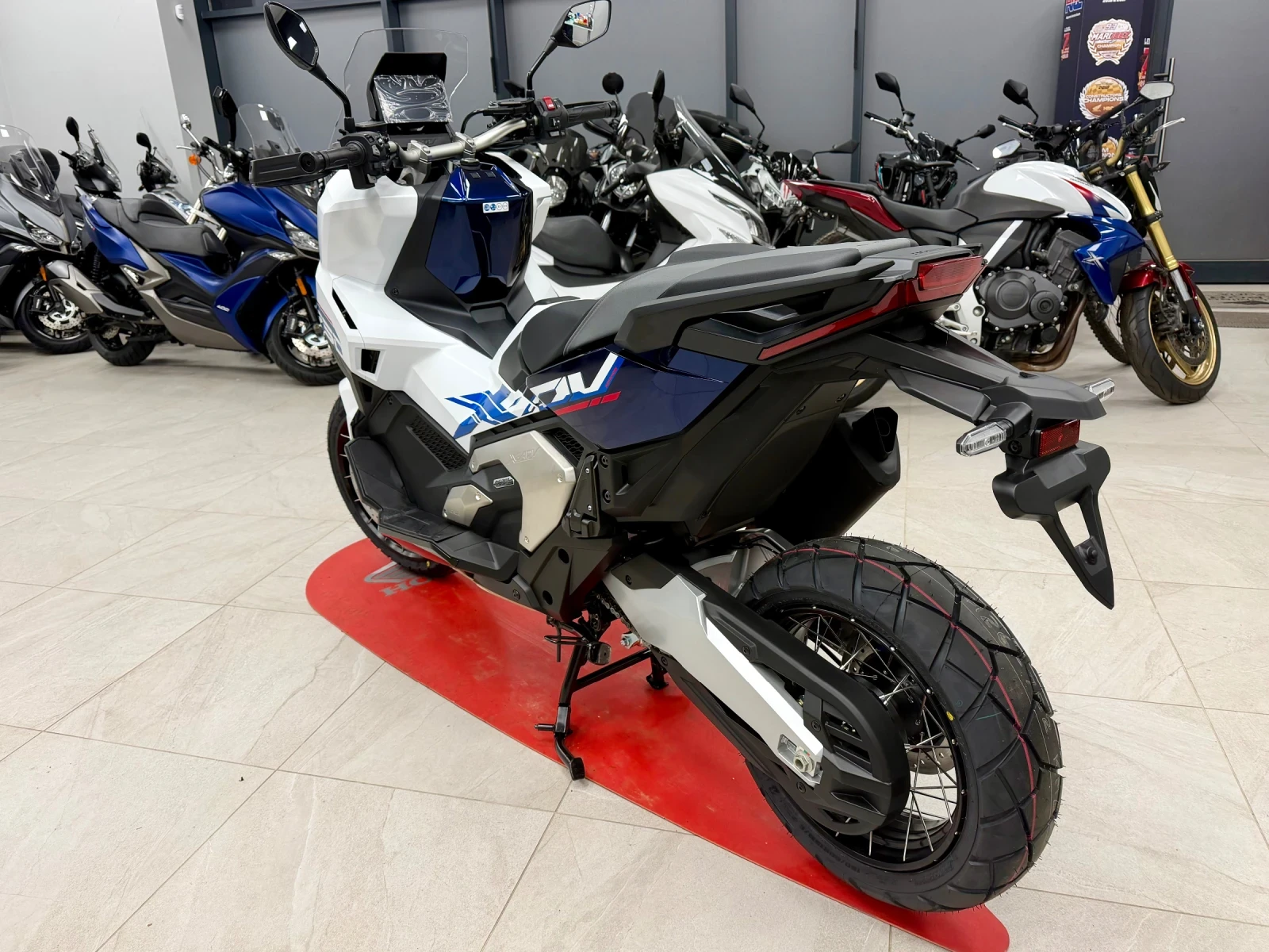 Honda X-ADV 750 Mat Pearl Glare White - ������� ���! | Mobile.bg � ����������� 6