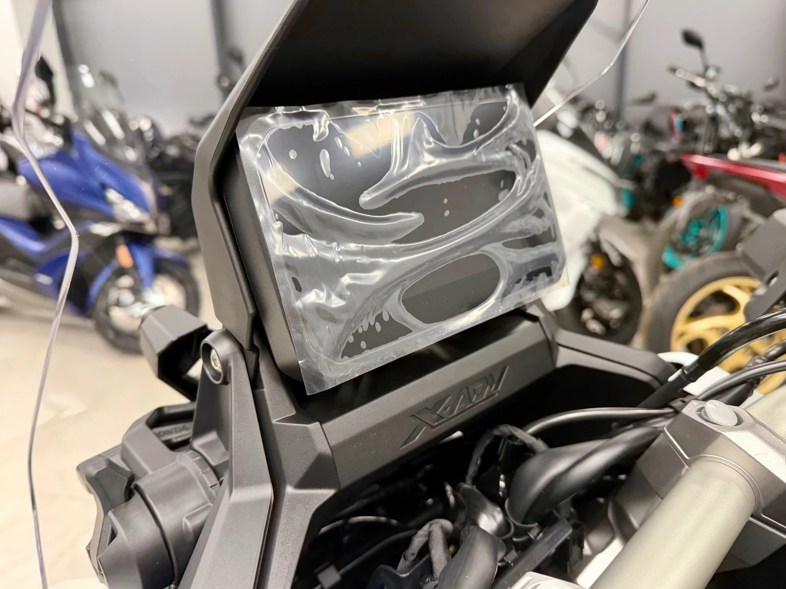 Honda X-ADV 750 Mat Pearl Glare White - ������� ���! | Mobile.bg � ����������� 8