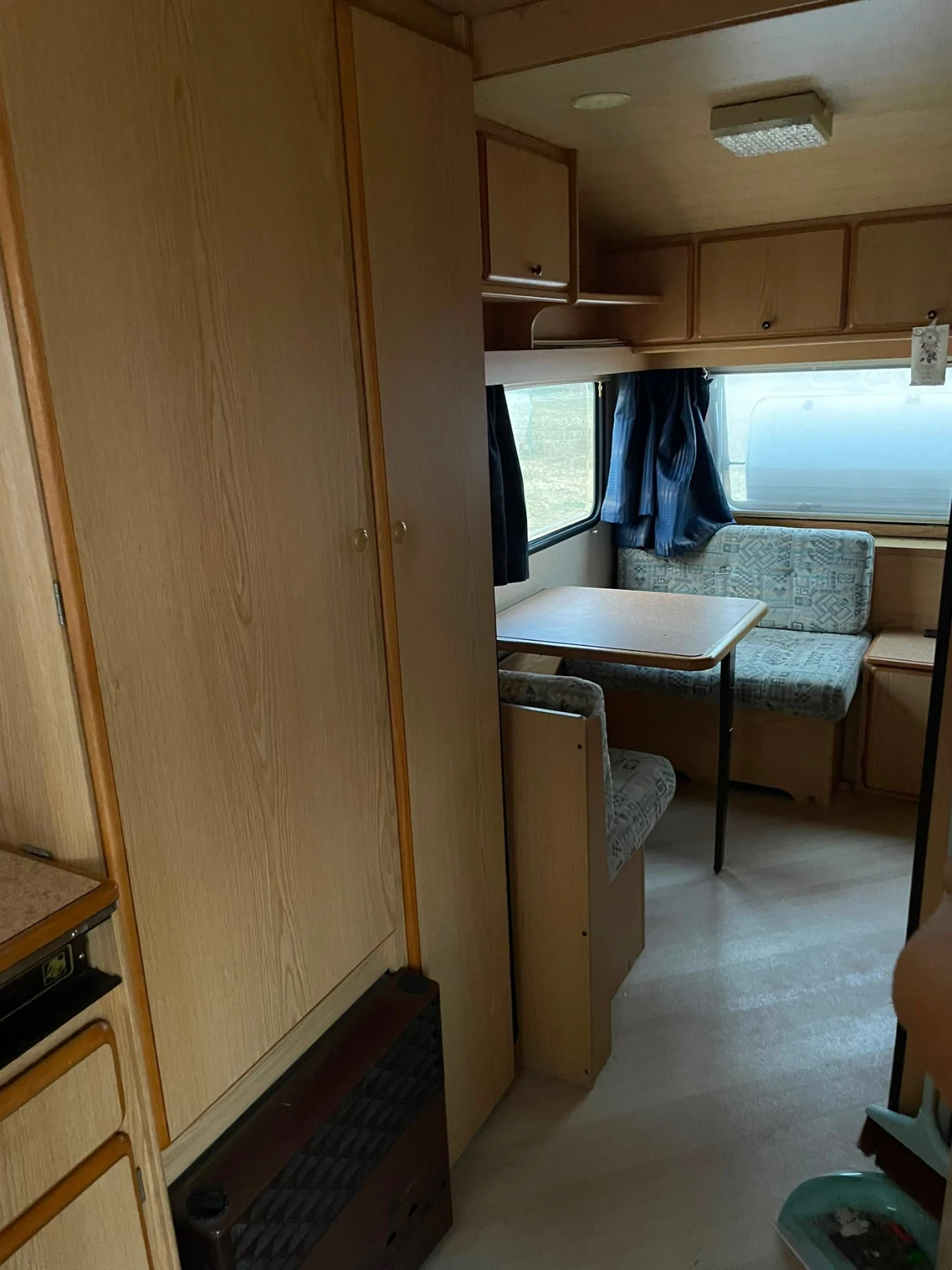 Каравана Knaus S?dwind, снимка 4 - Каравани и кемпери - 55240571