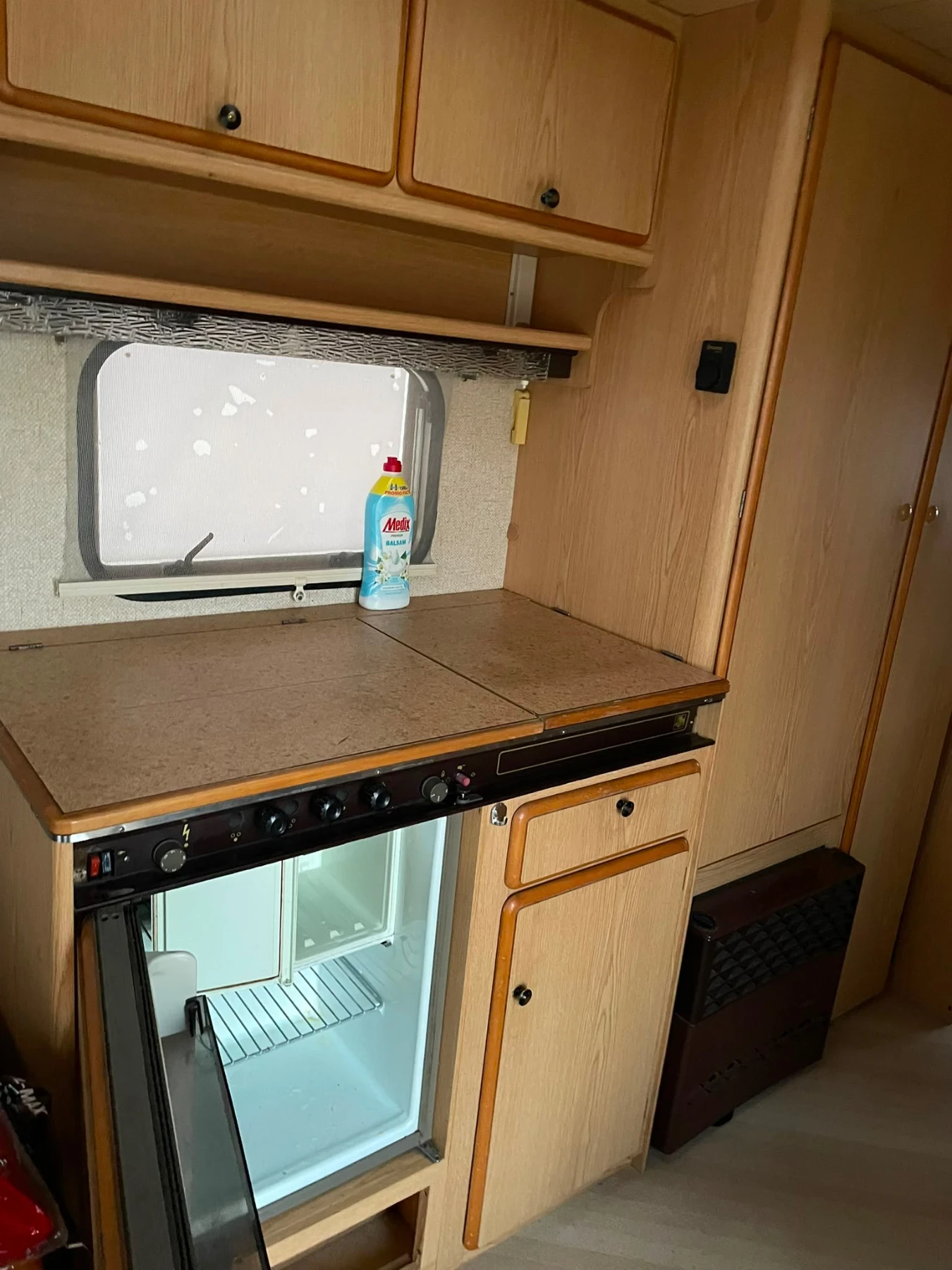 Каравана Knaus S?dwind, снимка 6 - Каравани и кемпери - 55240571