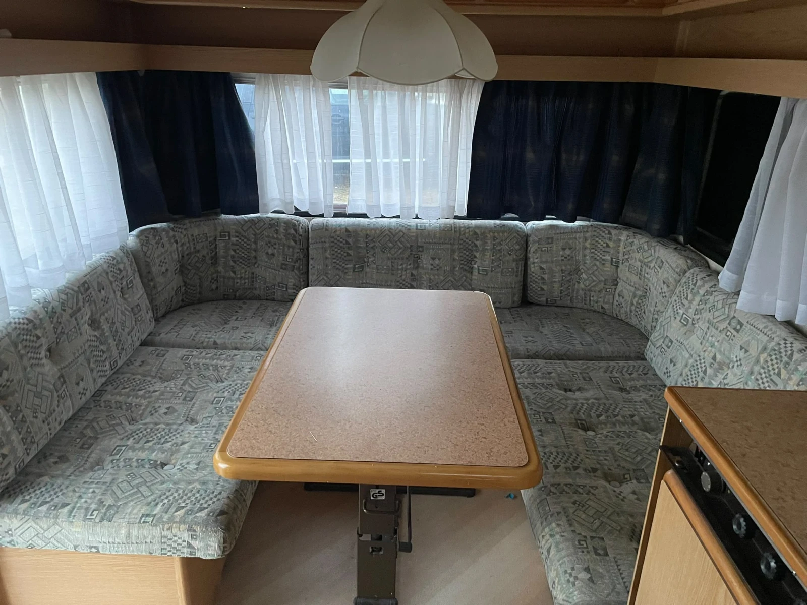 Каравана Knaus S?dwind, снимка 9 - Каравани и кемпери - 55240571