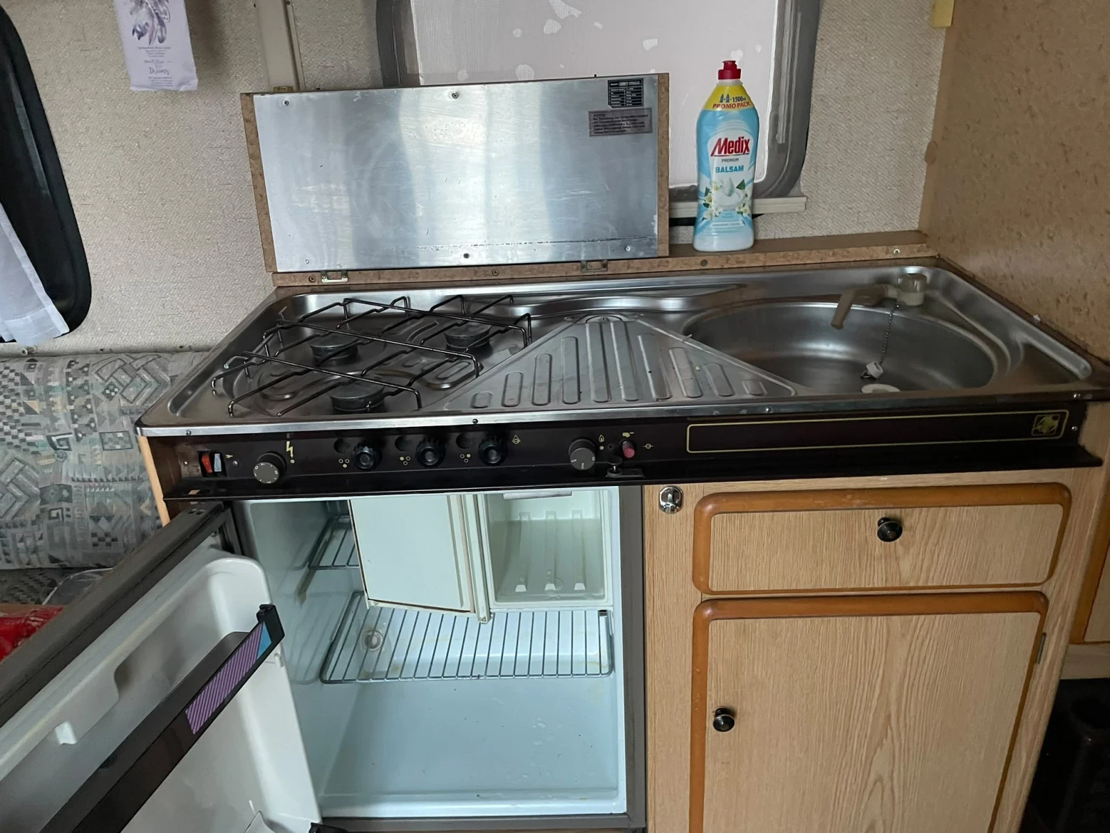 Каравана Knaus S?dwind, снимка 7 - Каравани и кемпери - 55240571