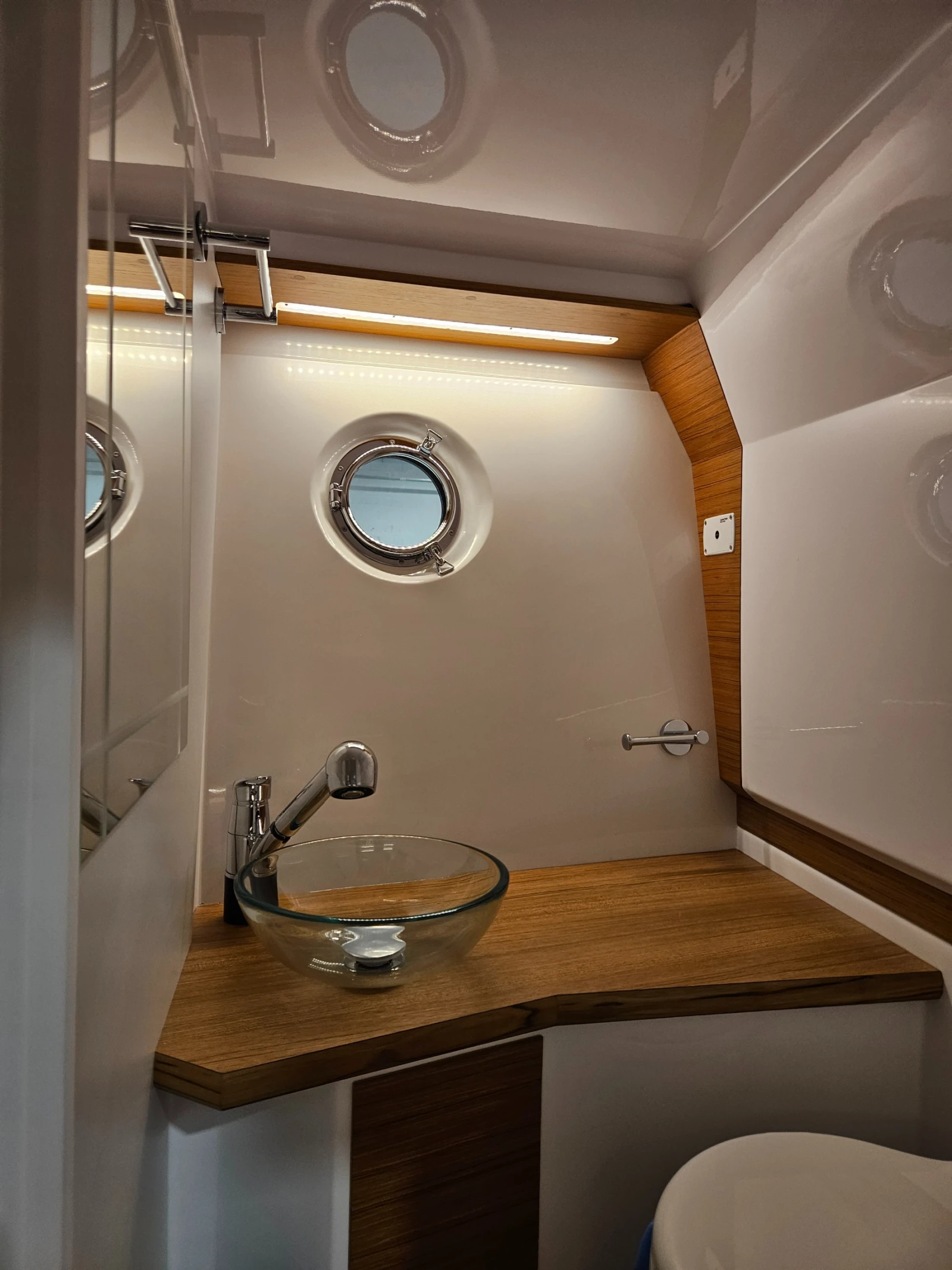 Моторна яхта Alfamarine AlfaStreet 28 Cabin ELECTRIC , снимка 8 - Воден транспорт - 54021610