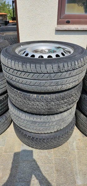        205/65R16  Mercedes-Benz Vito