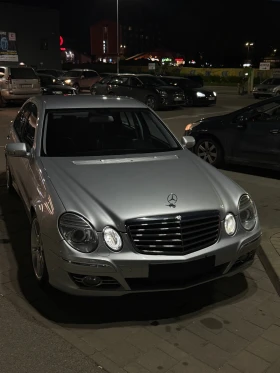 Mercedes-Benz E 320, снимка 1