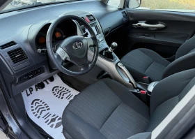 Toyota Auris 1.4i* 99k.c* 6-скорости* Навигация, снимка 5