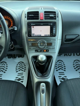 Toyota Auris 1.4i* 99k.c* 6-скорости* Навигация, снимка 11