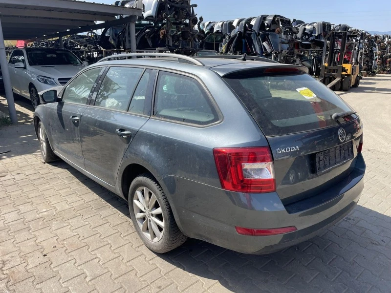 Skoda Octavia 1.6, снимка 1 - Автомобили и джипове - 41604199