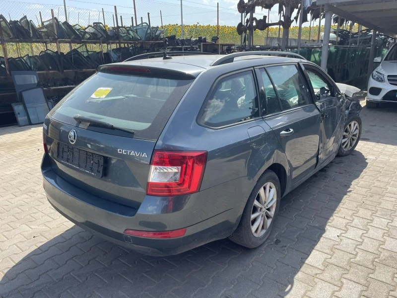 Skoda Octavia 1.6, снимка 3 - Автомобили и джипове - 41604199