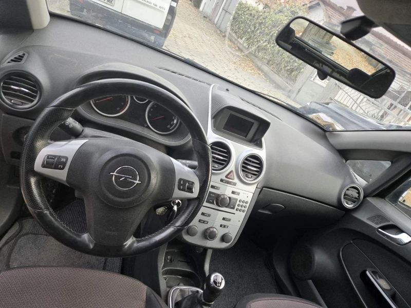 Opel Corsa 1.2, снимка 8 - Автомобили и джипове - 48006735