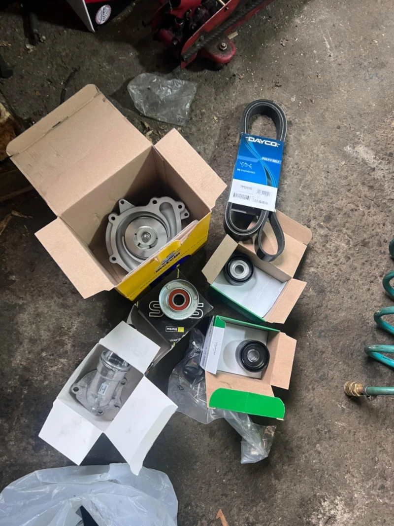 Mercedes-Benz CLS 320, снимка 16 - Автомобили и джипове - 52742367