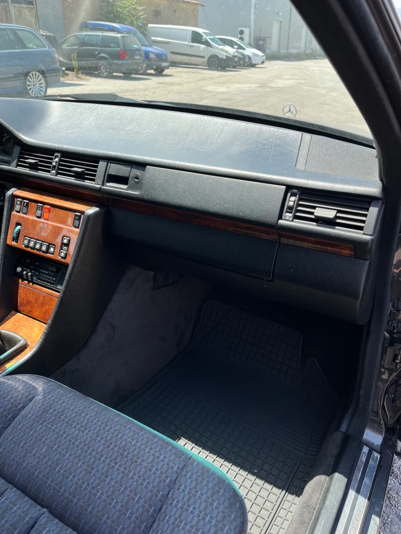 Mercedes-Benz 124, снимка 15 - Автомобили и джипове - 50912312