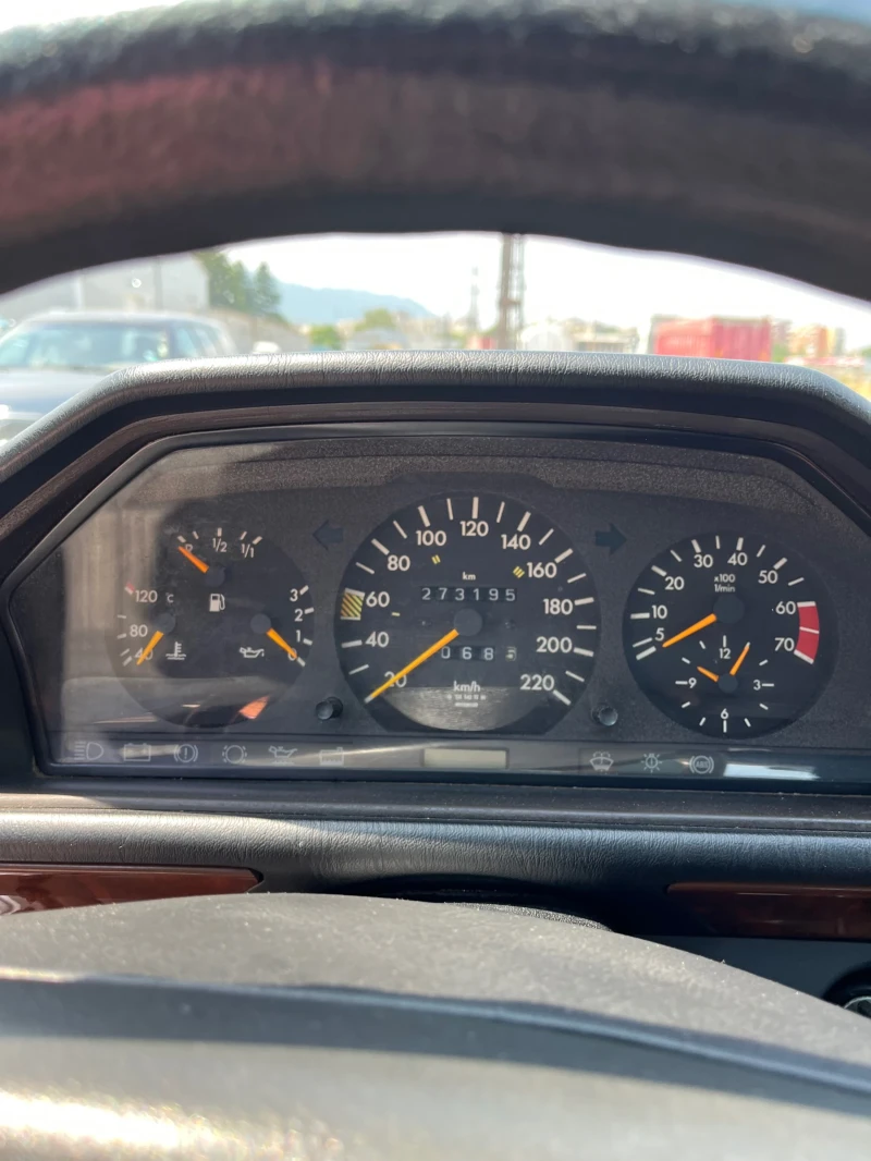 Mercedes-Benz 124, снимка 8 - Автомобили и джипове - 50912312