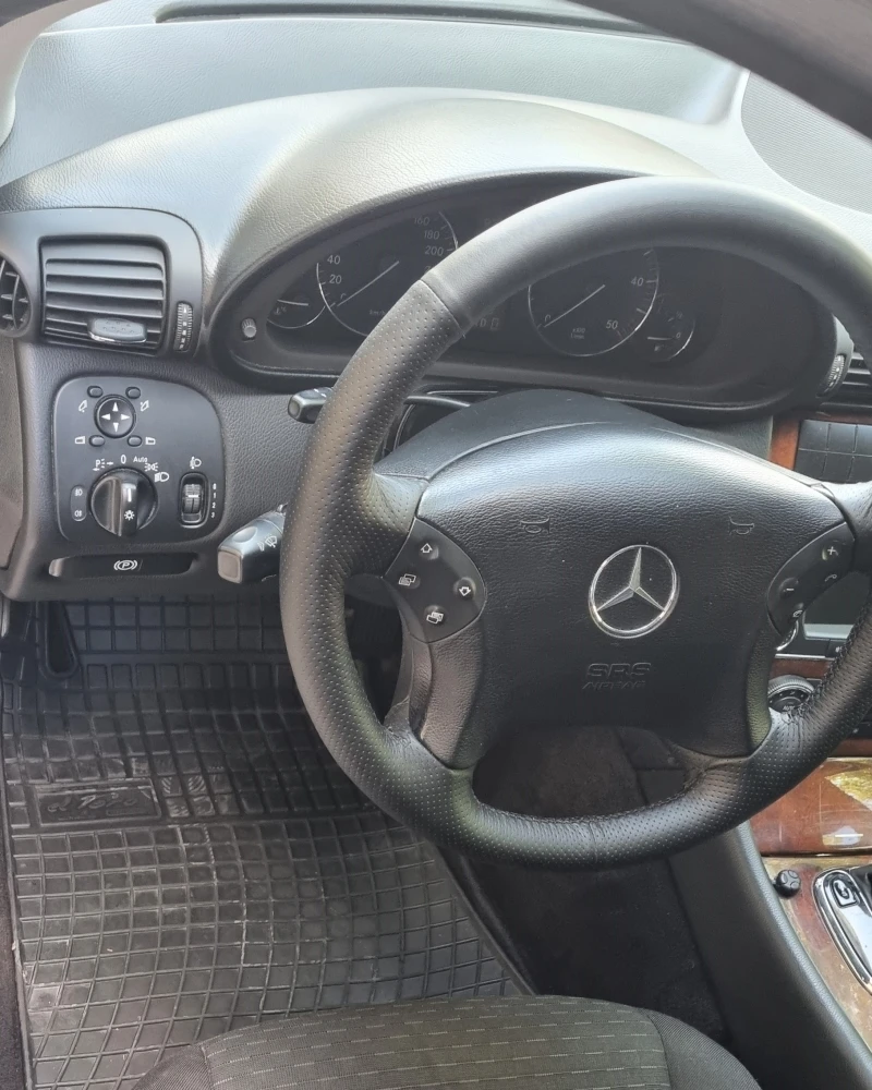 Mercedes-Benz C 220 CDI FACELIFT, снимка 8 - Автомобили и джипове - 51863743