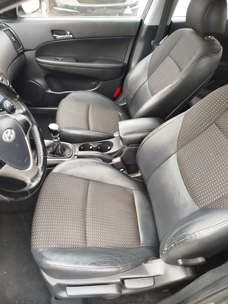 Hyundai I30 1.6CRDI  116 ks , снимка 11 - Автомобили и джипове - 52446321