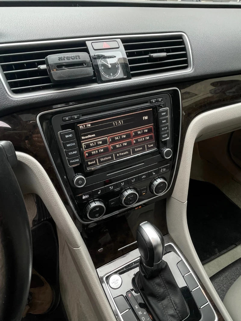 VW Passat 1.8 TSI SEL, снимка 12 - Автомобили и джипове - 52530319