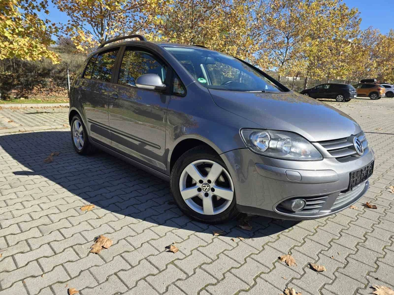 VW Golf Plus 1.6i/ПАРКТРОНИК/NAVI, снимка 3 - Автомобили и джипове - 53096341