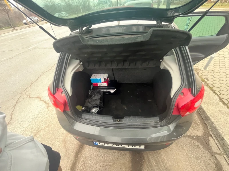 Seat Ibiza, снимка 11 - Автомобили и джипове - 53513185