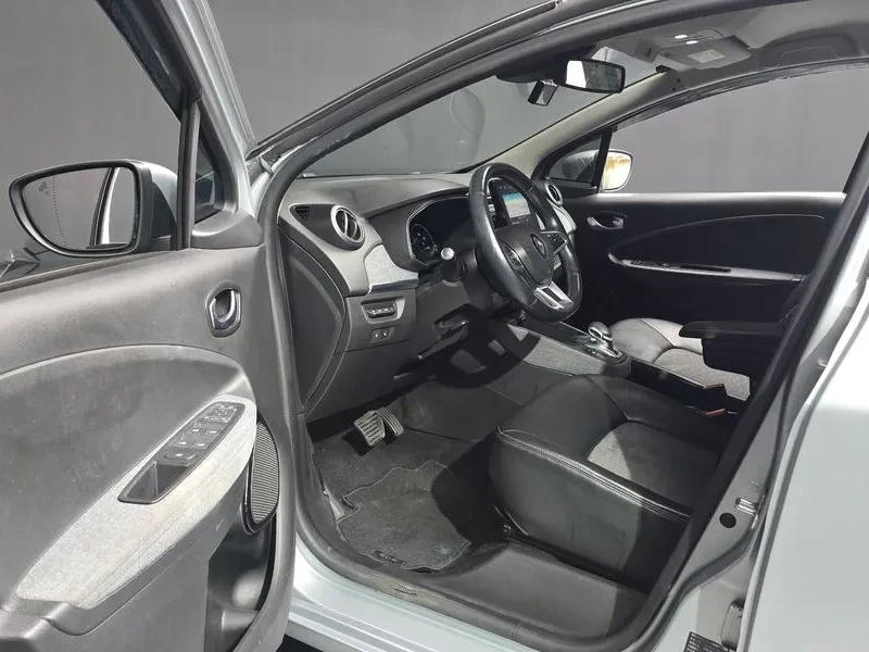 Renault Zoe Intense Eco, снимка 10 - Автомобили и джипове - 56165897