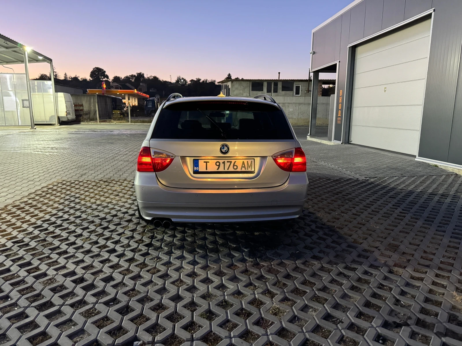 BMW 330  - изображение 2