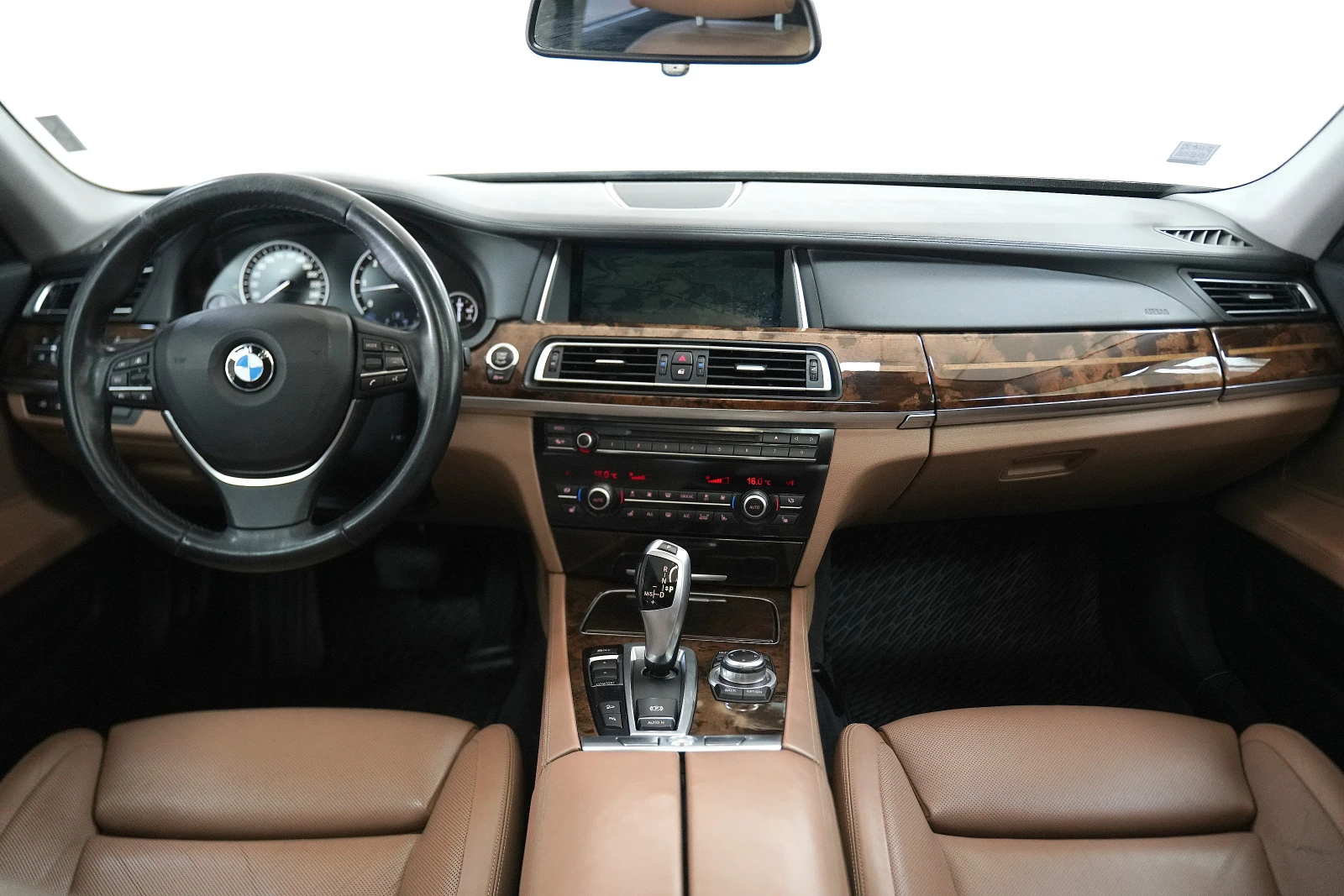 BMW 740 d xDrive Facelift АВТОМОБИЛА ИМА ДРЕБНИ ЗАБЕЛЕЖКИ - изображение 8