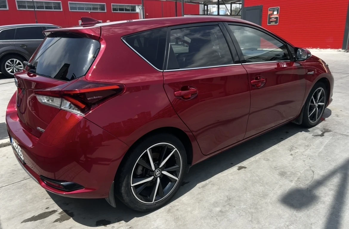 Toyota Auris  - изображение 3