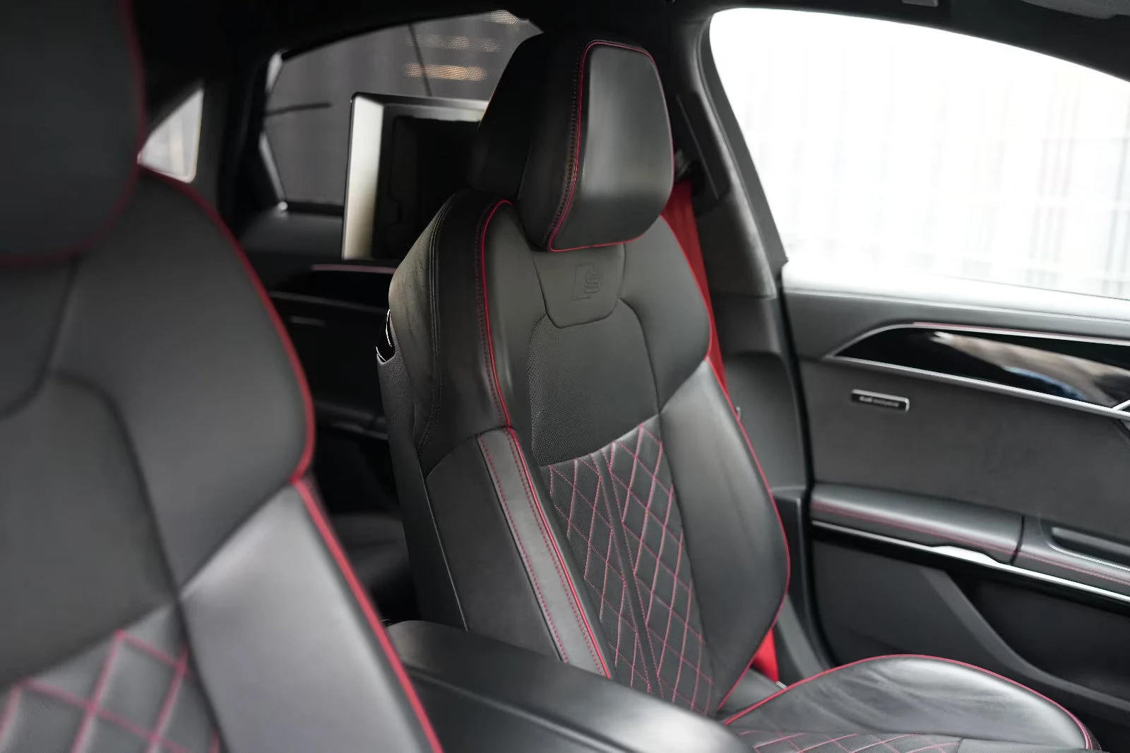 Audi S8 571HP/B&O/ACC/TV/PAN/AMBI/360/MATRIX/326z | Mobile.bg � ����������� 11