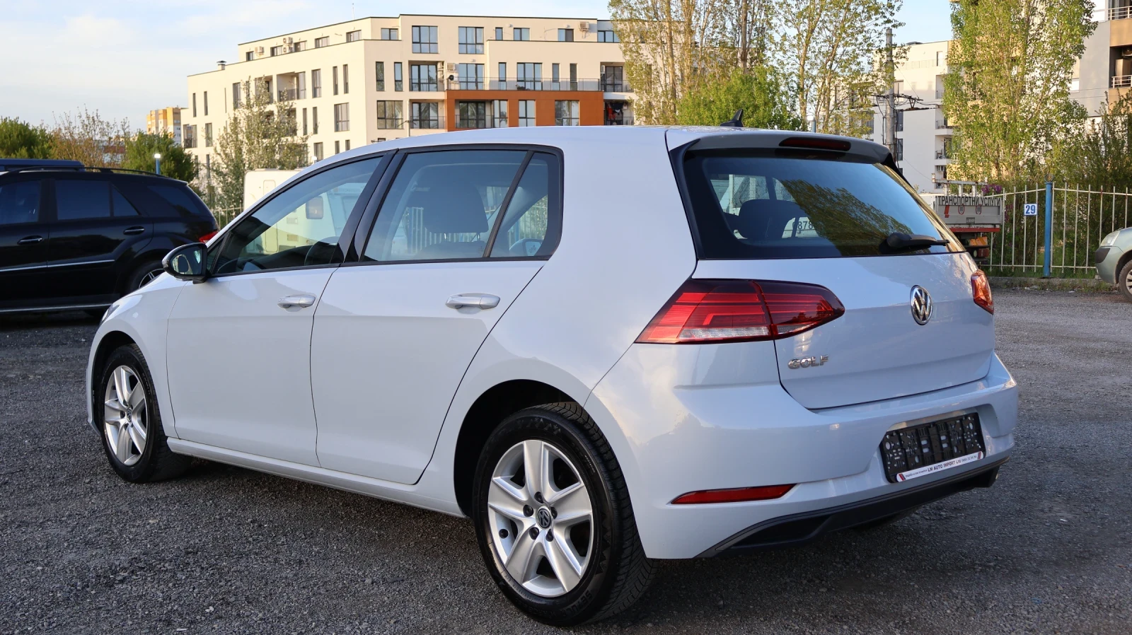 VW Golf 1.6TDI FaceLift CARPLAY, снимка 6 - Автомобили и джипове - 54336122