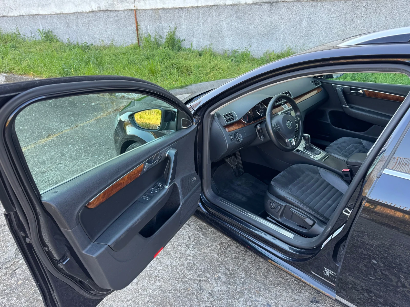 VW Passat 2.0TDI 4Motion HIGHLINE DYNAUDIO DISTRONIC PANO, снимка 5 - Автомобили и джипове - 54436832