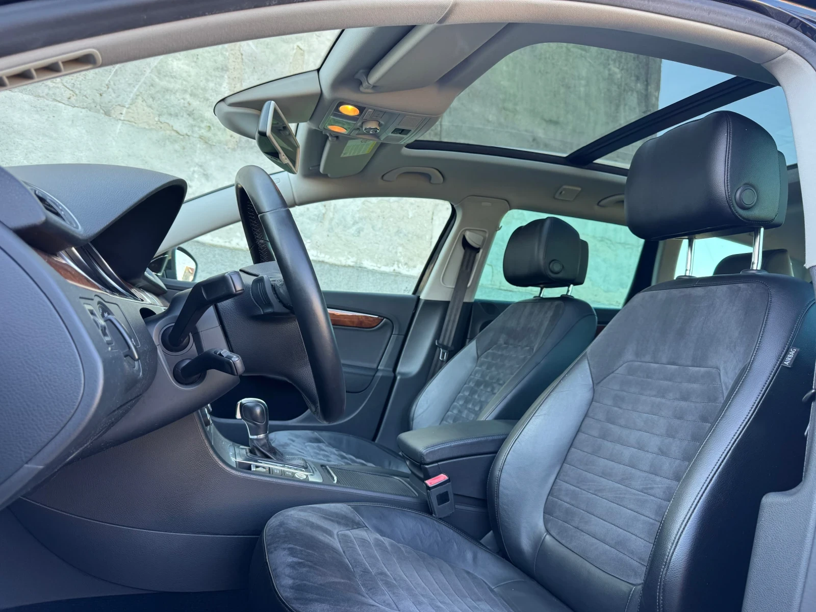 VW Passat 2.0TDI 4Motion HIGHLINE DYNAUDIO DISTRONIC PANO, снимка 6 - Автомобили и джипове - 54436832