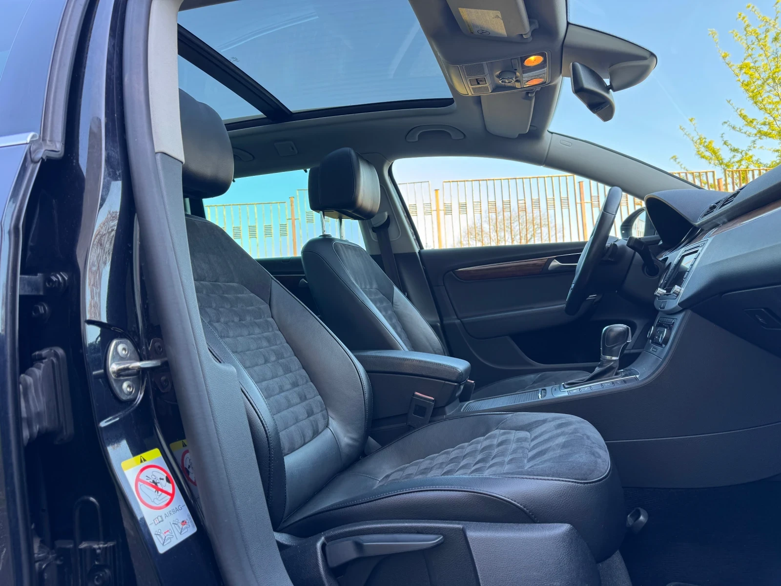 VW Passat 2.0TDI 4Motion HIGHLINE DYNAUDIO DISTRONIC PANO, снимка 10 - Автомобили и джипове - 54436832