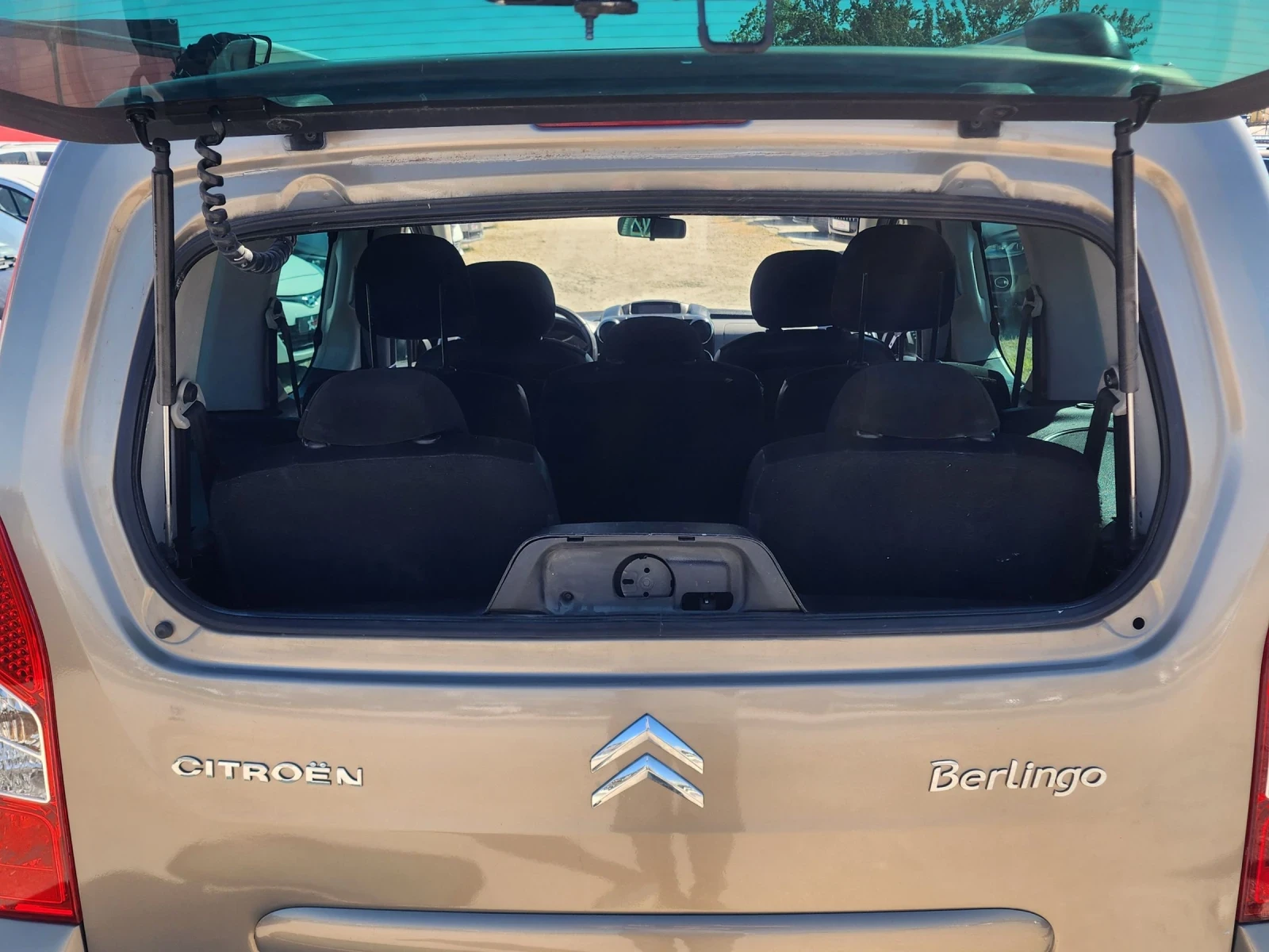 Citroen Berlingo 1.6HDI 6+ 1, снимка 12 - Автомобили и джипове - 54561439