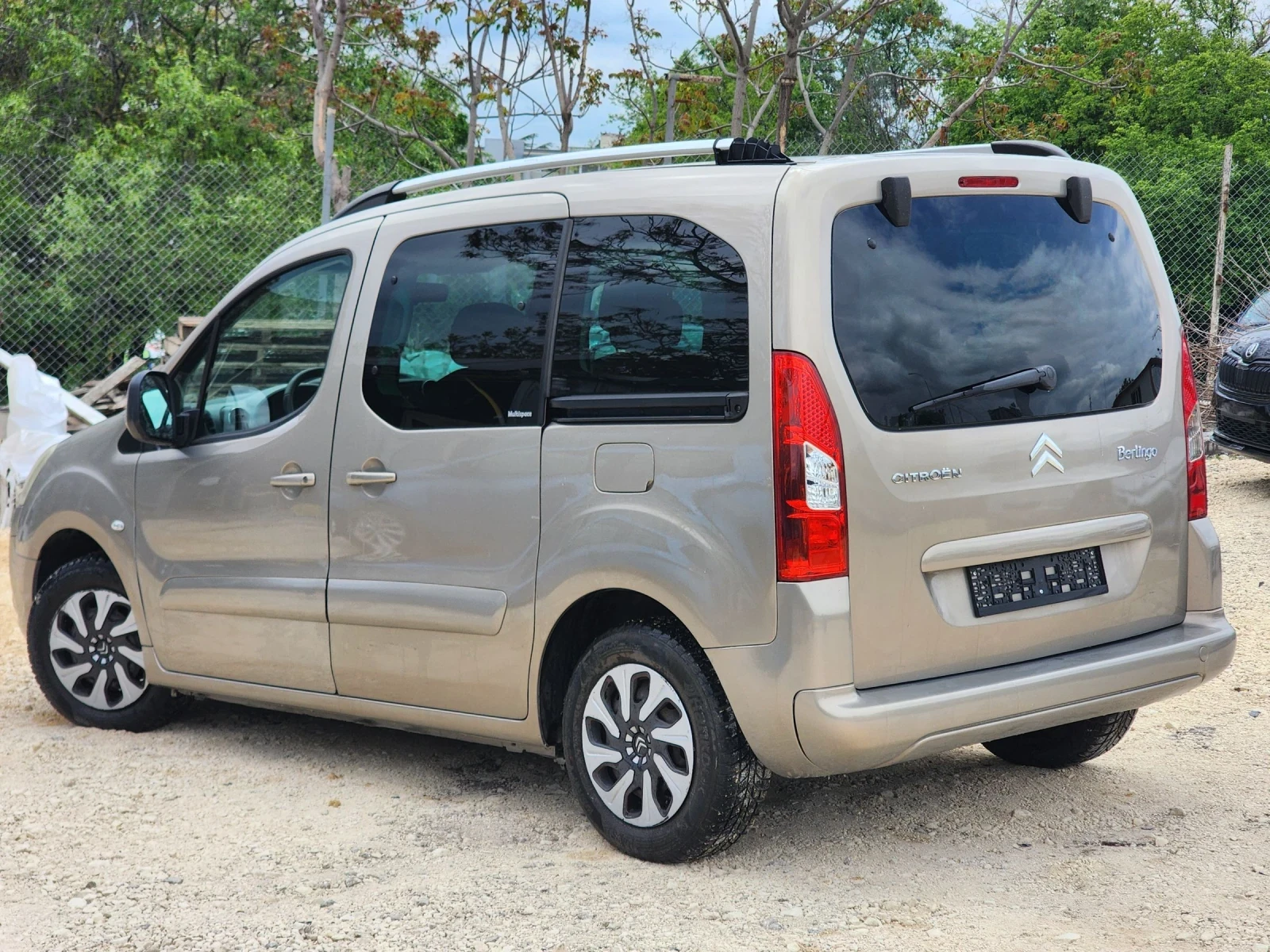 Citroen Berlingo 1.6HDI 6+ 1, снимка 3 - Автомобили и джипове - 54561439
