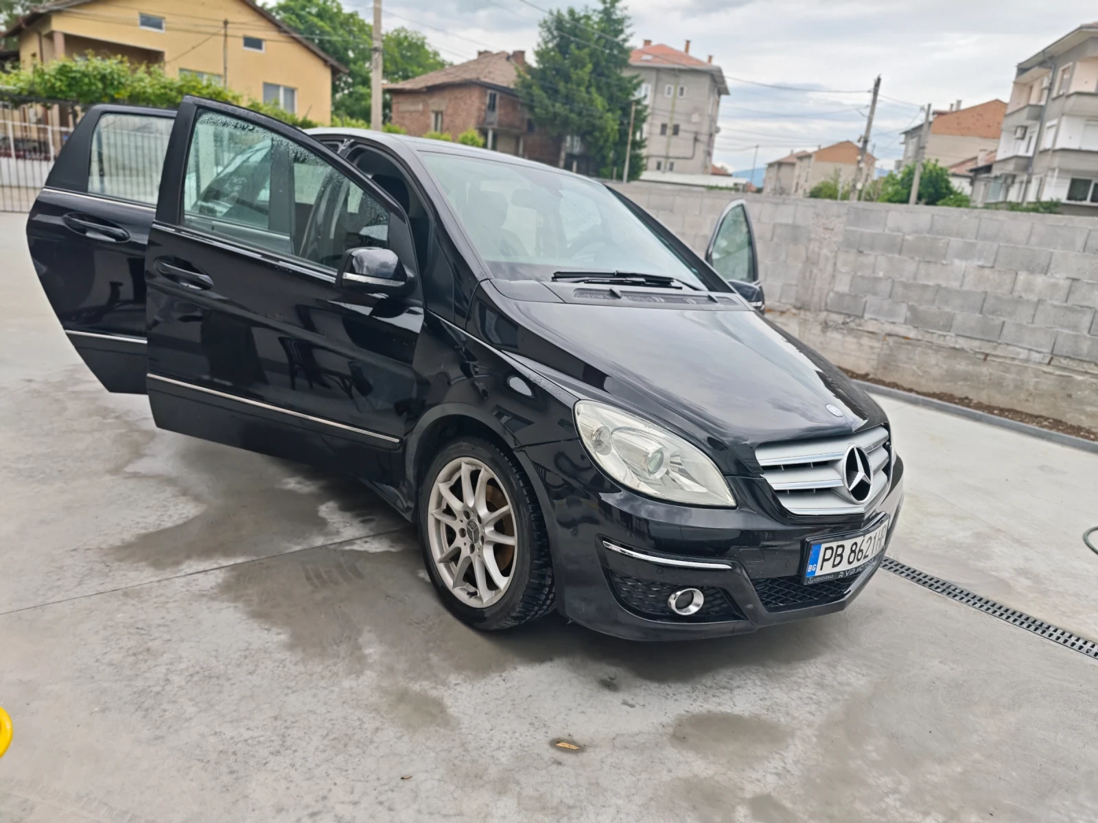 Mercedes-Benz B 180 Facelift Перфектен , снимка 3 - Автомобили и джипове - 54575434