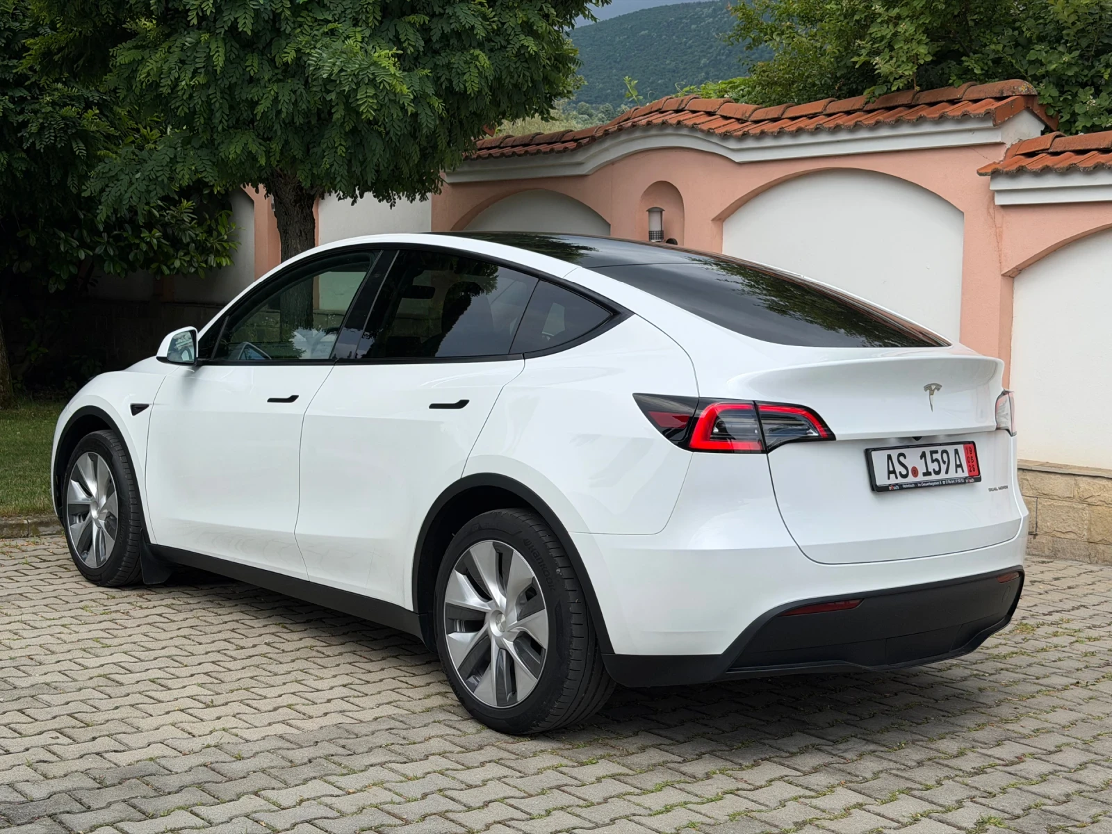 Tesla Model Y AWD/514hp/03.2023г./LongRange/Dual/97х.км, снимка 4 - Автомобили и джипове - 54940439