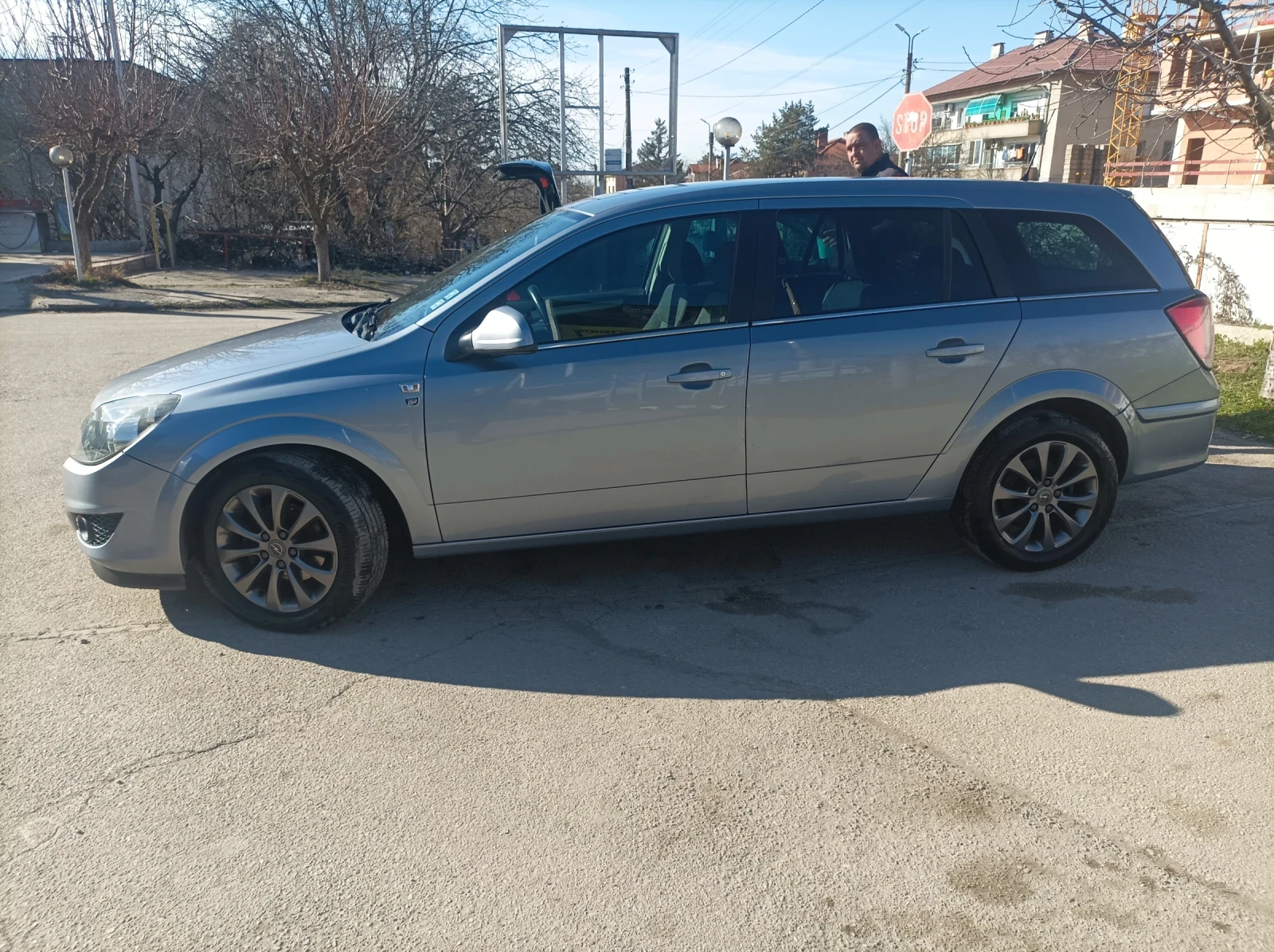 Opel Astra H 111, снимка 2 - Автомобили и джипове - 55010941