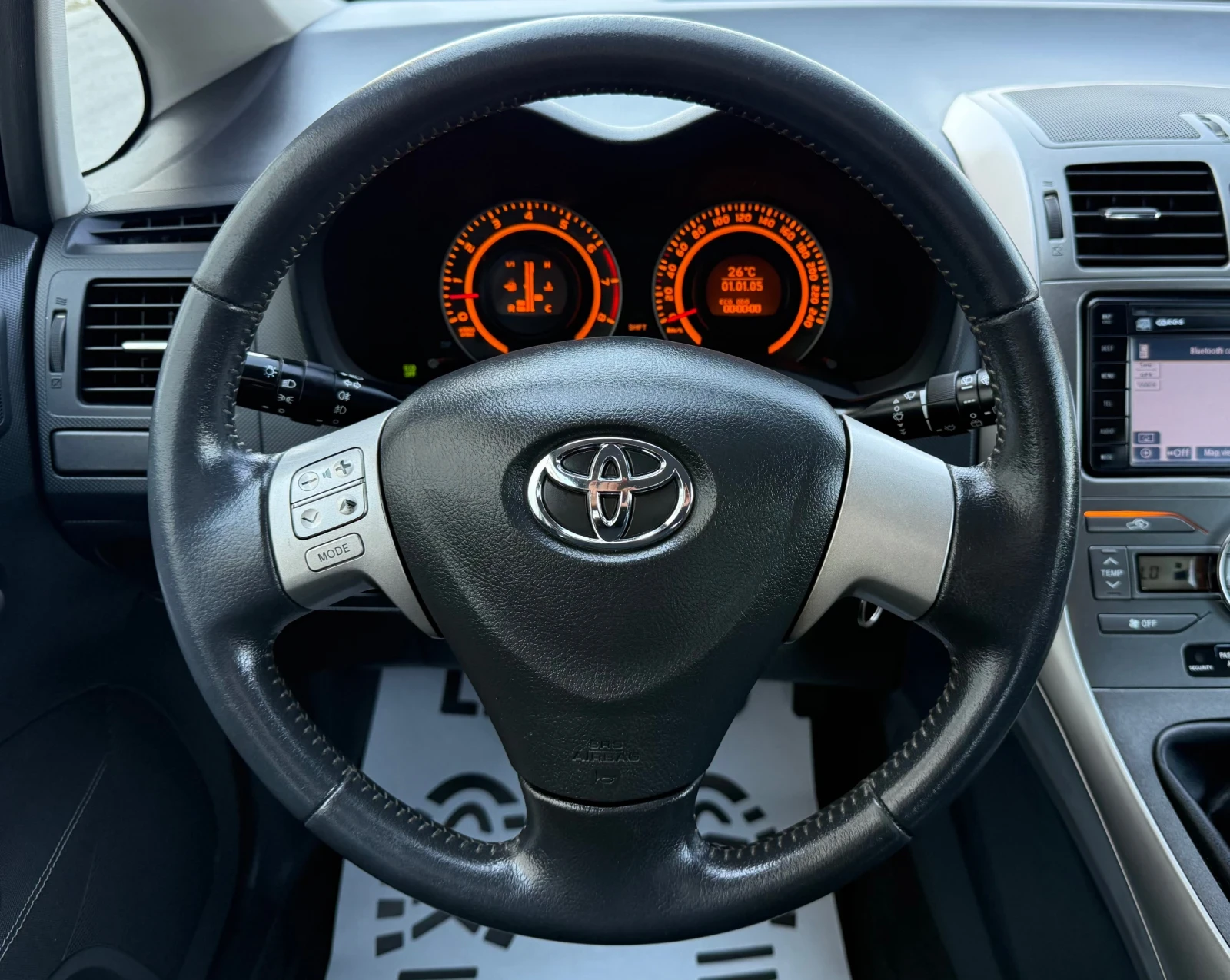 Toyota Auris 1.4i* 99k.c* 6-скорости* Навигация, снимка 10 - Автомобили и джипове - 55582488