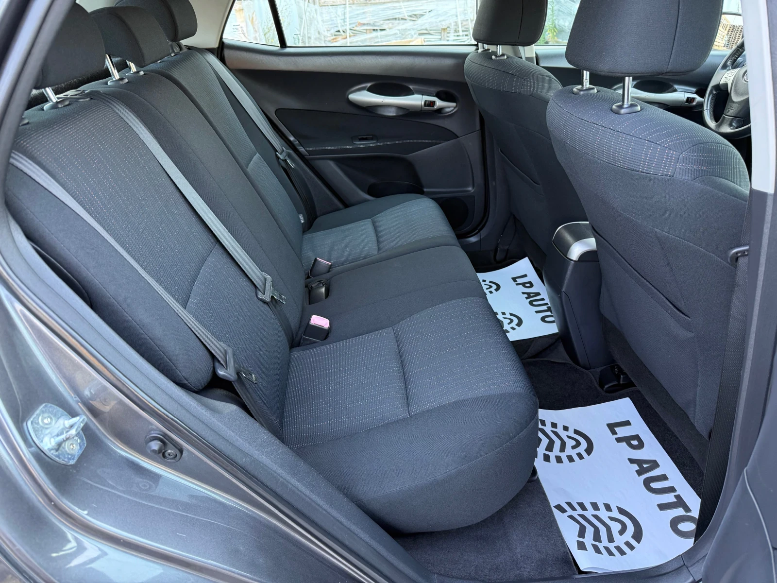 Toyota Auris 1.4i* 99k.c* 6-скорости* Навигация, снимка 8 - Автомобили и джипове - 55582488