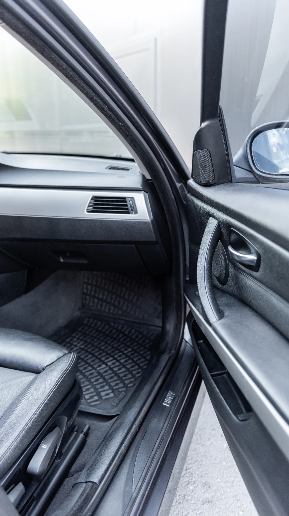BMW 320, снимка 17 - Автомобили и джипове - 56501907