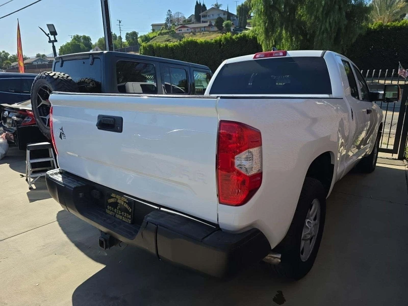 Toyota Tundra, снимка 3 - Автомобили и джипове - 53597989