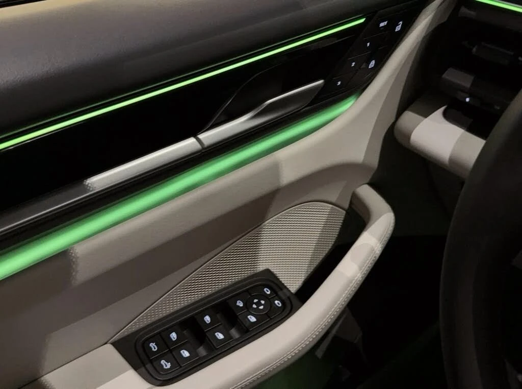 Porsche Macan 2.0Т * 4х4 * 14677км * АвтоКредит* (ЦЕНА ДО БГ), снимка 17 - Автомобили и джипове - 54149680